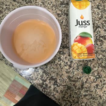 Juss Meyve Suyunun İçinden Garip Şeyler Çıktı