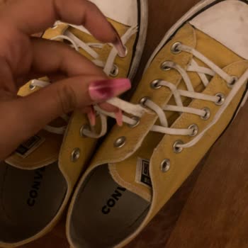 Converse Bağcıklarım İlk Hafta Koptu