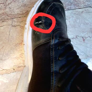 Hepsiburada Kalitesiz Ve Defolu Ayakkabı Satıyor