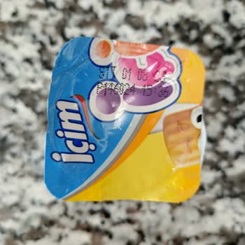 İçim Küflenmiş Meyveli Yoğurt