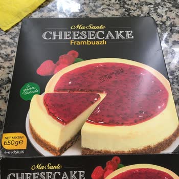 BİM'den Aldığımız Ma Sante Marka Frambuazlı Cheesecake'te Böcek Çıktı
