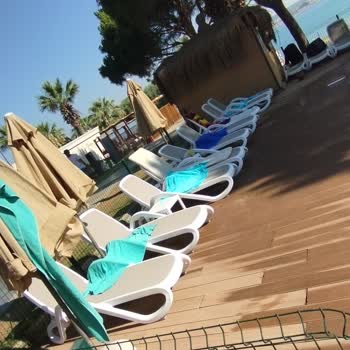 Duja Hotels Duja Otel Çalışanlar Ve Şezlong