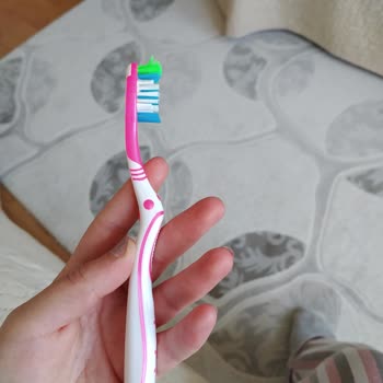 Colgate Diş Fırçasının Kötülüğü