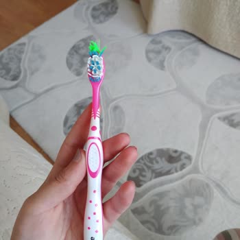 Colgate Diş Fırçasının Kötülüğü