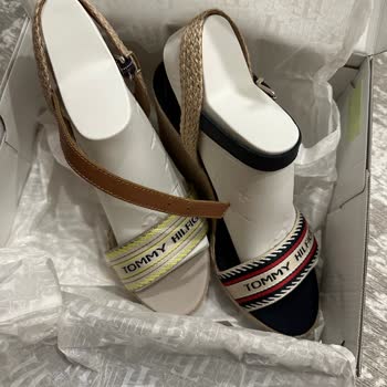 Tommy Hilfiger Mağazasından Aldığım Farklı Çift Sandalet