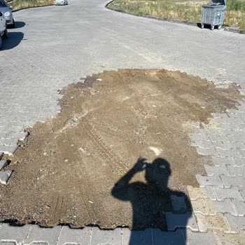 Ürgüp Belediyesi Parke Taşlar Yerlerinden Çıkıyor