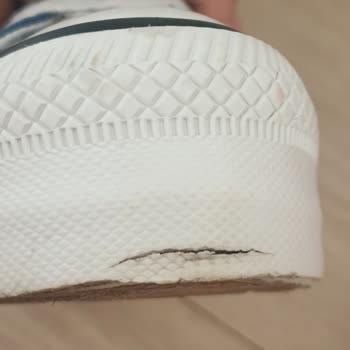 Slazenger 1 Aylık Ayakkabının Tabanın Yırtılması