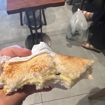 Simit Sarayı Nezaketsizlik Ve Ürün Kalitesi