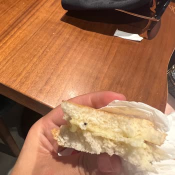 Simit Sarayı Nezaketsizlik Ve Ürün Kalitesi