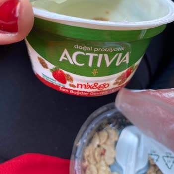 Danone Tikveşli Activa Yoğurt İçerisinden Kıl Çıktı