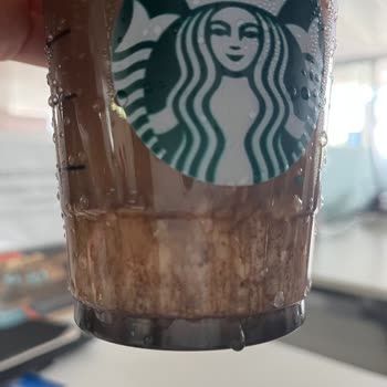 Starbucks'tan Aldığım Soya Cold Brew Latte'nin Sütü Bozuk