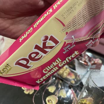 Şok Marketler Peki Çilekli Gofret İçinden Çıkanlar