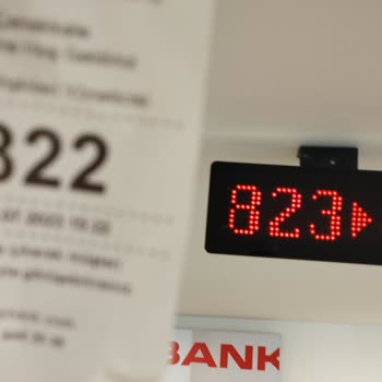 Akbank Müşterileri Arasında Sıra Uygulamasını Hiçe Sayması