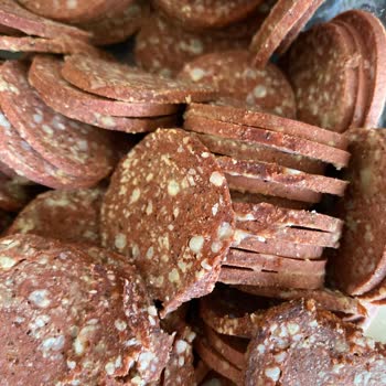 BİM'den Alınan Tombik Marka Sucuğun Üzerinde SKT Yazmaması