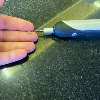 Oral B Diş Fırçası Demiri Kırıldı