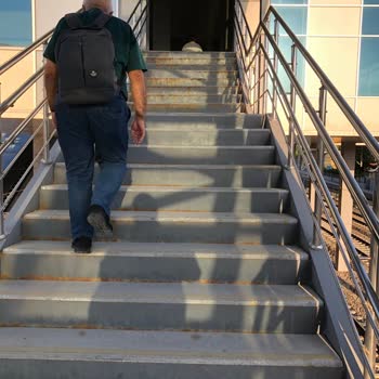 TCDD Ankara Sincan Banliyö Trenleri Yürüyen Merdiven Arızaları