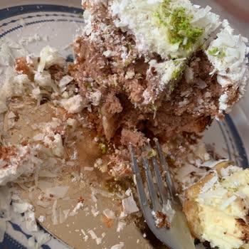 Migros Yapracık Bozuk Pasta Ekşimiş Kreması Ve Muzu