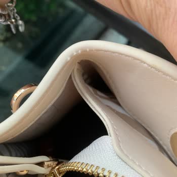 Matmazel Çantanın Kulplarının Soyulması