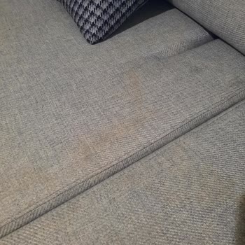 Vivense Köşe Kumaşta Oluşan Lekeler