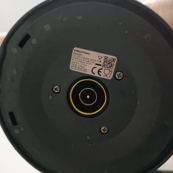 Grundig Çaycı Su Akıtıyor