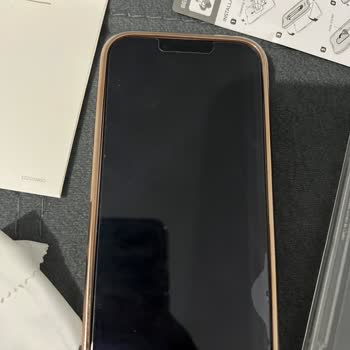 Amazon İPhone 13 Spigen Ez Fit Ekran Koruyucu Üretim Hatası