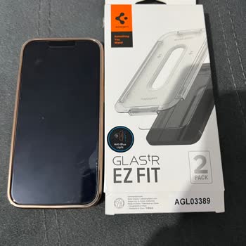 Amazon İPhone 13 Spigen Ez Fit Ekran Koruyucu Üretim Hatası