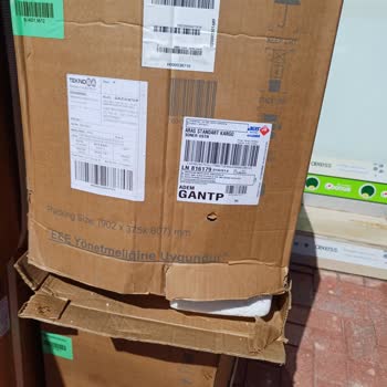 Aras Kargo Bırakılan Klimalarda Hasar Var Ve Dışarı Kısma Bırakıp Gittiler