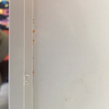 Trendyol Uğur Derin Dondurucuda Çizikler, Boya Akmaları, Eziklikler Mevcut