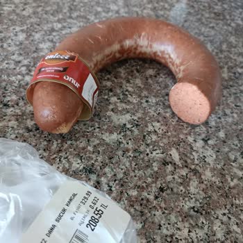 Onur Market Enlezz Sucuğun Ağır Ve Ekşimsi Koku