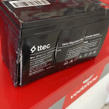 Tesan Akü Elimizde Patladı