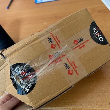 Kiko Milano Kargomdan İplik Çıktı