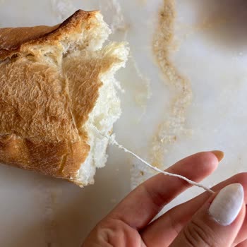 BİM Marketin Ekmeğinden İp Çıktı