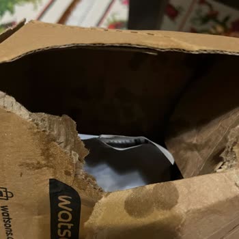 Watsons Tehlikeli Maddeleri Dikkatsizce Gönderiyor