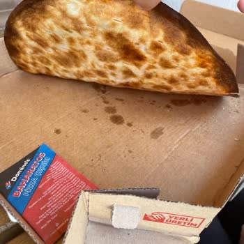 Domino's Pizza Geç Ve Yanık Geldi!