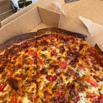 Domino's Pizza Geç Ve Yanık Geldi!