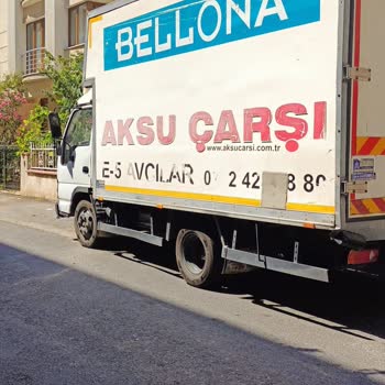 Aksu Çarşı Bellona Aracı, Aksu Aracıma Çarptı Muhatap Bulamıyorum!