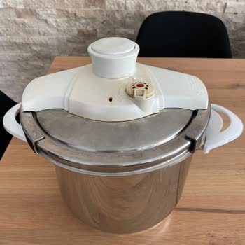 Karaca Züccaciye Karaca Düdüklü Tencere