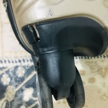 THY Bagaj Tekerlek Kırılması