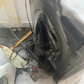 Beko Kurutma Makinesi Yüzünden Evde Yangın Çıktı