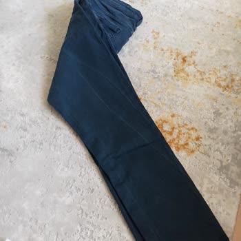 Mavi Jeans Pantolonda Oluşan Çizikler