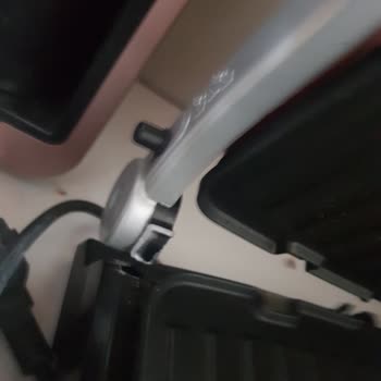 Arzum Kantin Tost Makinesinin Kilit Takılması