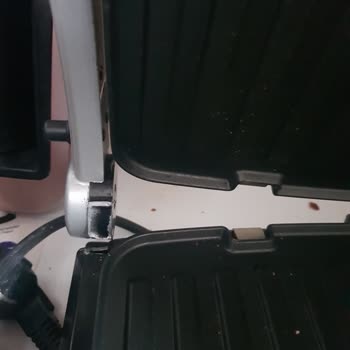 Arzum Kantin Tost Makinesinin Kilit Takılması