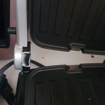 Arzum Kantin Tost Makinesinin Kilit Takılması