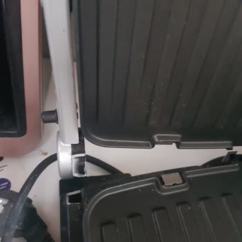 Arzum Kantin Tost Makinesinin Kilit Takılması