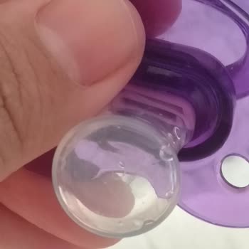 Wee Baby Emzik Aldım İçine Su Giriyor.