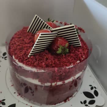 Yemeksepeti Misbaşak Yanlış Pastayı Gönderdi