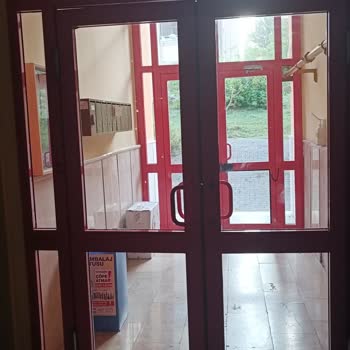 Yurtiçi Kargo Bilgim Olmadan Kargomu Binanın Önüne Bırakıp Gitmiş