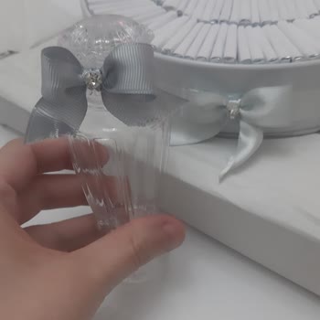 Gizzy Çikolata Soyulmuş Resmin Üzeri Kutudaki