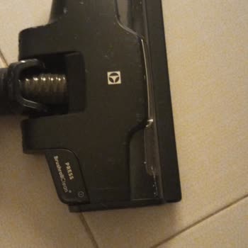 Bozuk Electrolux Şarjlı Süpürge (hijyenik800)