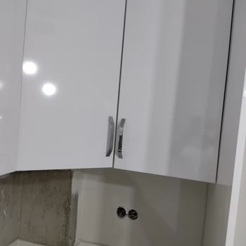 Hane Kapı Mutfak Verdiği Sözü Tutmayan İşi Yarım Bırakan Biri